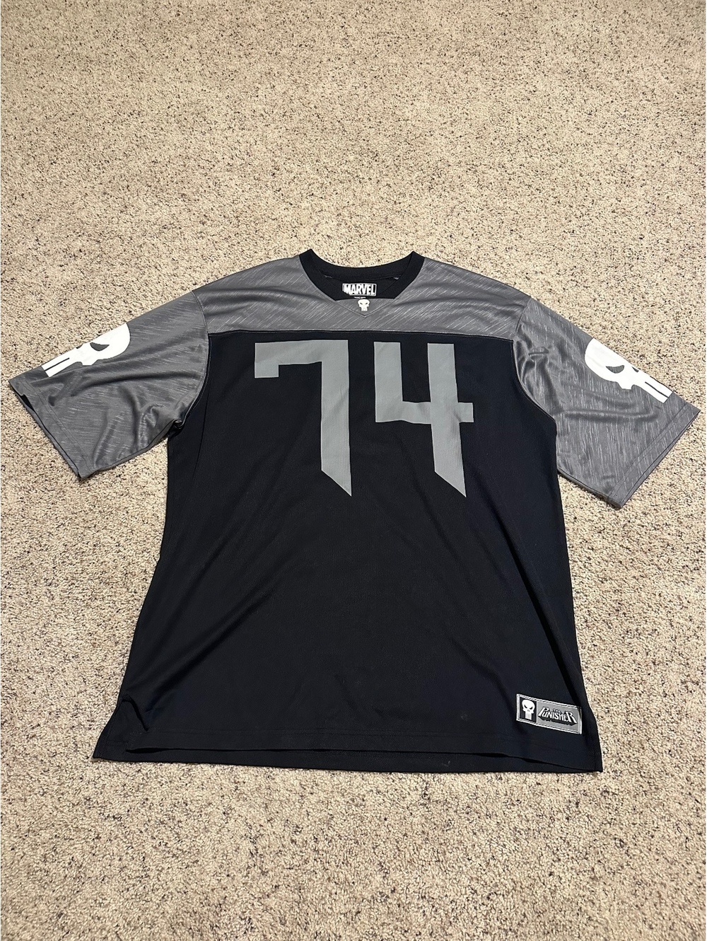 Marvel The Punisher 74 Black and Gray Polyester T-Shirt XL